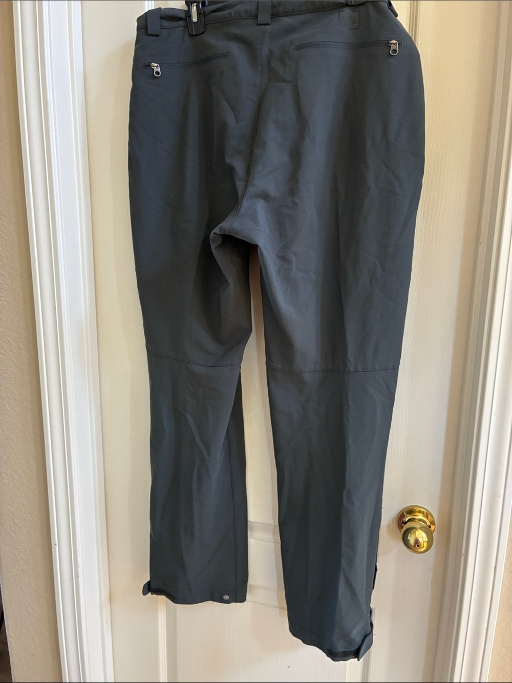 👏🏻GET OUT & HIKE IN THESE REI Men's 36x32 Lightweight HIKING Pants Gray w/ZIPS - Picture 7 of 10